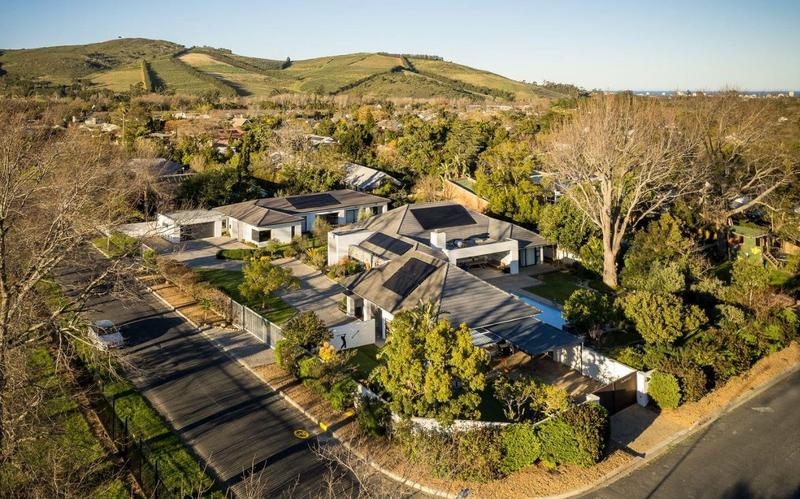 8 Bedroom Property for Sale in Somerset West Western Cape